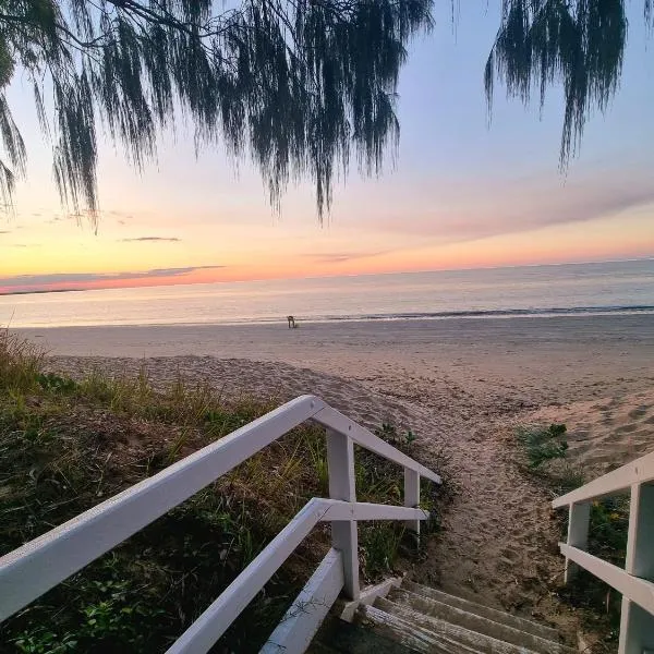 Rosalynda- Luxury Beachfront 3 BR Townhouse，位于赫维湾的酒店