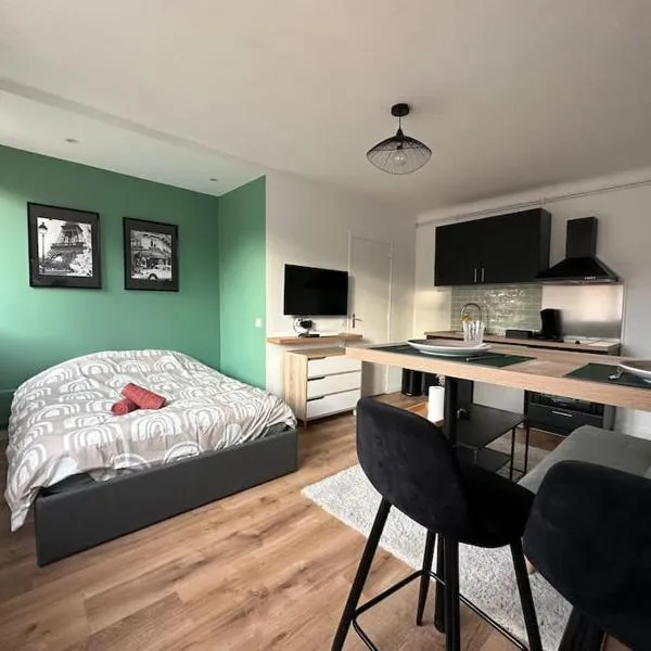 Appartement proche Paris et métro - Parking privé，位于迈松阿尔福的酒店