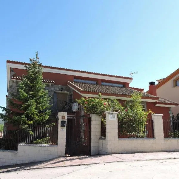 Casa rural lago azul，位于萨塞东的酒店