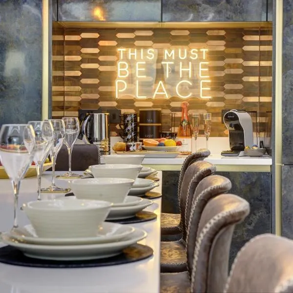 Swish Luxury Holiday Apartments，位于布莱克浦的酒店