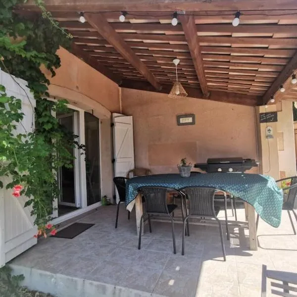 Rez de villa pour 4 personnes，位于特雷斯的酒店