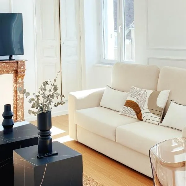 Le Haussmann ⸱ Stationnement gratuit ⸱ Fibre，位于Déols的酒店