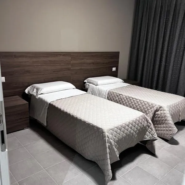 Bella Napoli albergo Chiari，位于基亚里的酒店