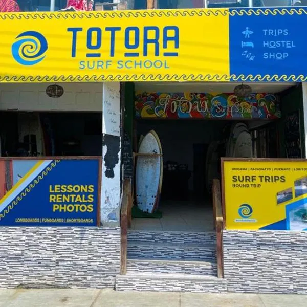 Totora Surf Hostel，位于Santiago de Cao的酒店