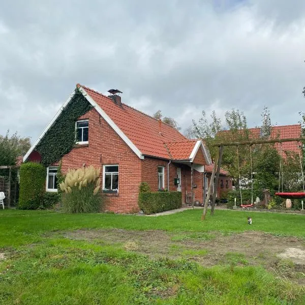 Lüttje Huus Wirdum，位于Wirdum的酒店