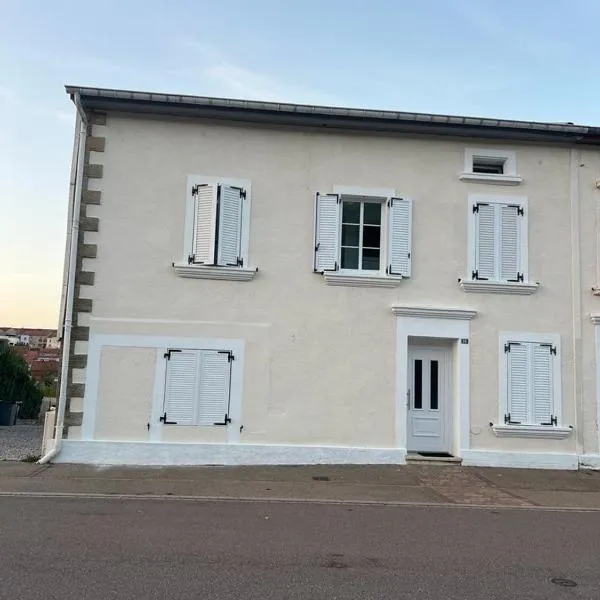 CLAREN appart 57，位于Longeville-lès-Saint-Avold的酒店