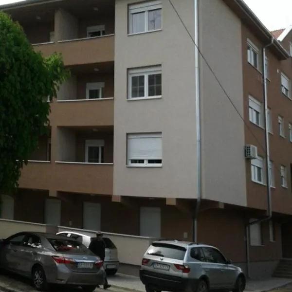 Apartman-Glavas，位于Ðurđevo的酒店