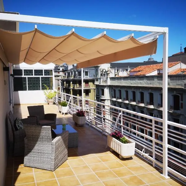 BURGO NUEVO Ático de lujo en pleno centro con terraza y vistas - leonapartamentos，位于莱昂的酒店