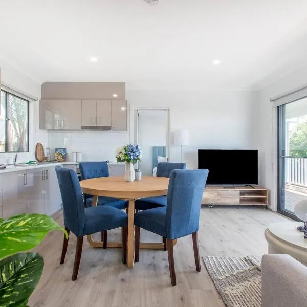 'Redcliffe Retreat' Moreton Bay Coastal Cottage，位于雷德克利夫的酒店