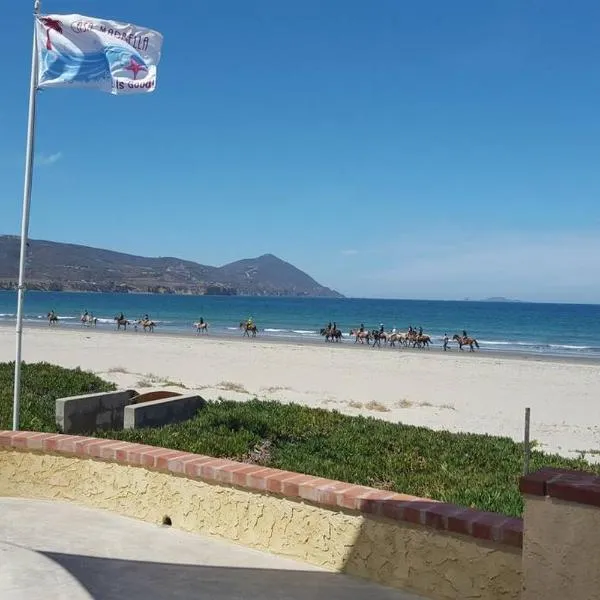 CASA MARBELLA 4BR 2BA Private Beach-Front Home，位于Cabo Punta Banda的酒店
