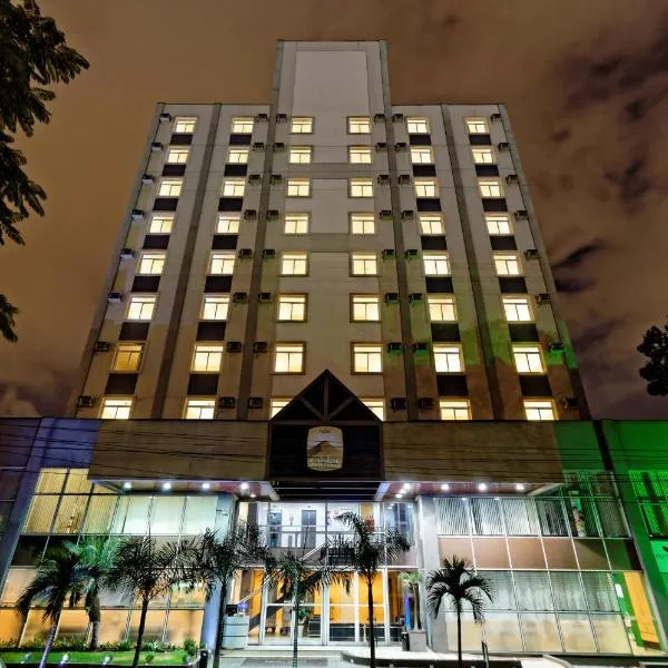 瓜鲁柳斯黑貂酒店，位于瓜鲁柳斯的酒店