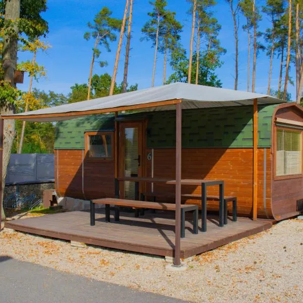 Holiday Home Kemp Stříbrný rybník-6 by Interhome，位于赫拉德茨 - 克拉洛韦的酒店