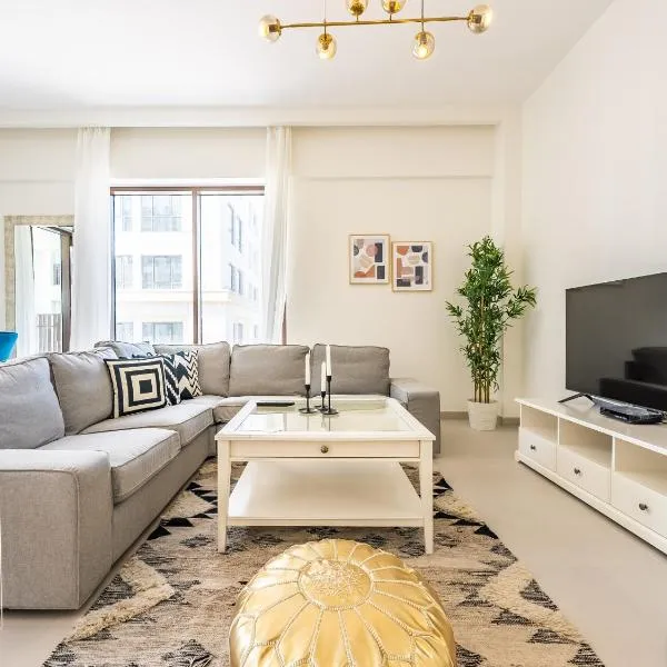 Dubai Creek Gem, Stylish Condo With Two Balconies，位于迪拜的酒店