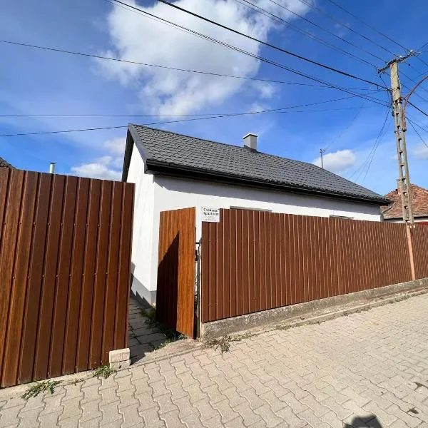 Csokonai Apartman，位于Vizslás的酒店