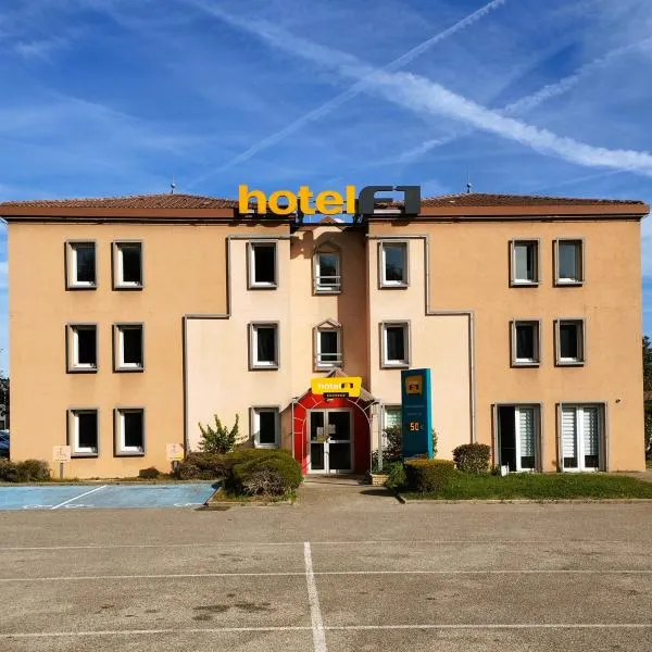 里昂东里岛普瑞米尔经典酒店，位于Nivolas-Vermelle的酒店