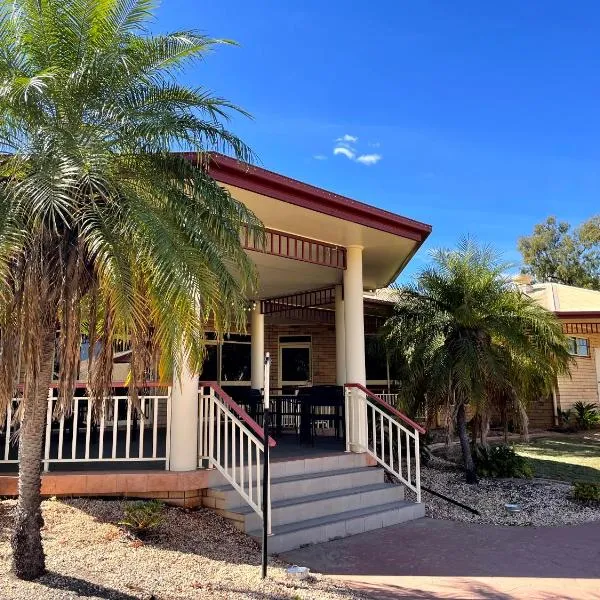 Western Heritage Motor Inn，位于莫兰巴的酒店