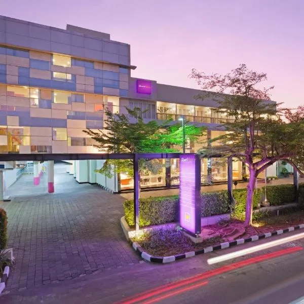 Quest Hotel Simpang Lima - Semarang by ASTON，位于三宝垄的酒店