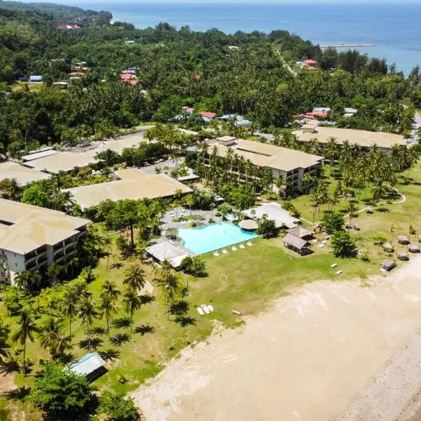 棕榈滩度假村，位于Kampung Pohon Batu的酒店