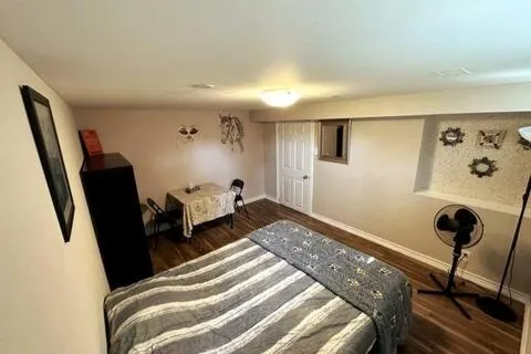 Affordable stay near the beach TV and parking，位于皮克灵的酒店