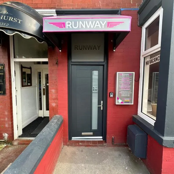 B&B Runway Blackpool - Minutes From Winter Gardens - Dog Friendly - Exceptionally Quiet - Very Close H&A Social Club，位于布莱克浦的酒店