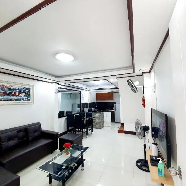 Calapan Transient House Acacia L35，位于Calapan的酒店