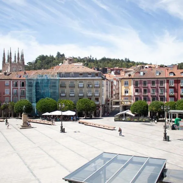 Increíble piso en la plaza Mayor, con garaje，位于布尔戈斯的酒店