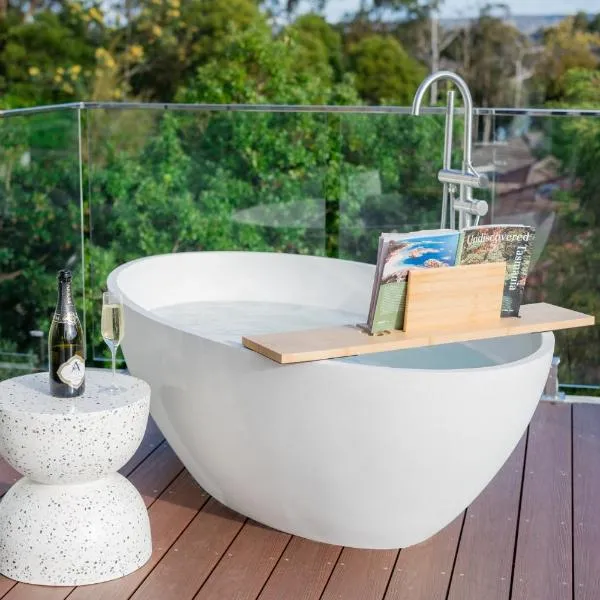 Simply Stunning Holiday Views!，位于Legana的酒店