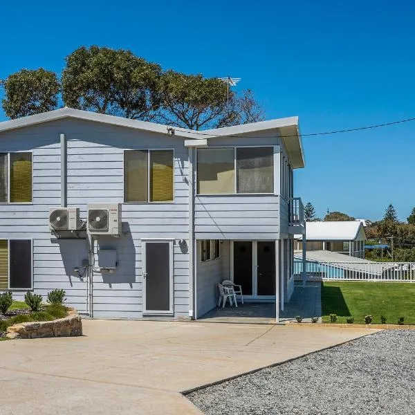 Seaclusion Cottage - Modern renovated beach house，位于吉尔德顿的酒店