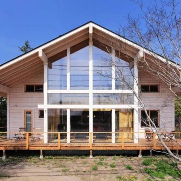浅間山を眺めるフインランドログハウス ポーラーハウス軽井沢,位于Kutsukake的酒店