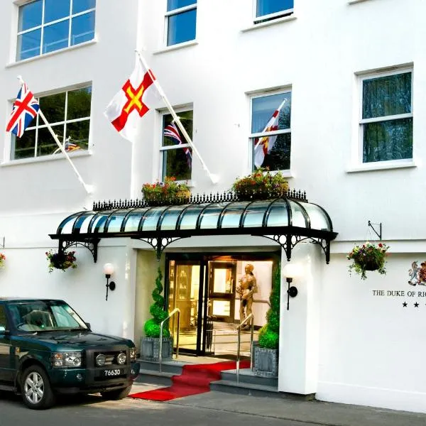 列治文公爵酒店，位于卡斯特的酒店