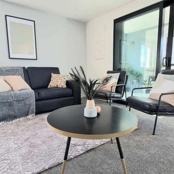 Brand New Luxury 3BR Apartment in Christchurch CBD，位于基督城的酒店