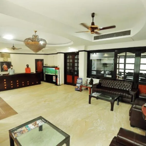 Hotel Panickers Residency - Ajmal Khan Market Near Karol Bagh Metro，位于新德里的酒店