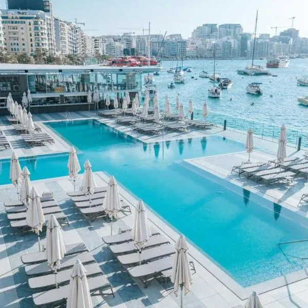 Valletta view Apartments by ST Hotels，位于Il- Gżira的酒店