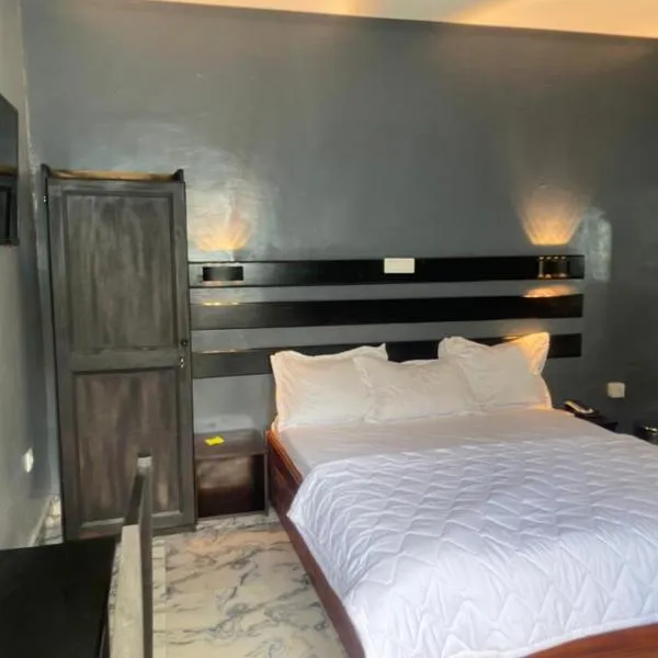 Sunrise Center Bonapriso - 102，位于杜阿拉的酒店
