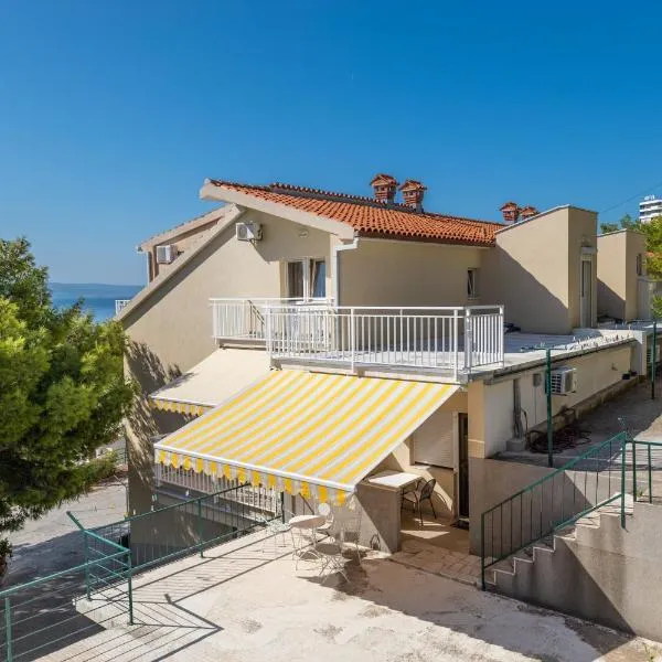 Apartments by the sea Duce, Omis - 946，位于杜埃的酒店
