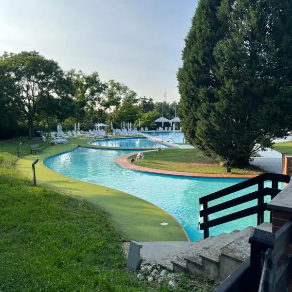 Villa Sofia, Golf Club Formigine，位于Colombaro的酒店