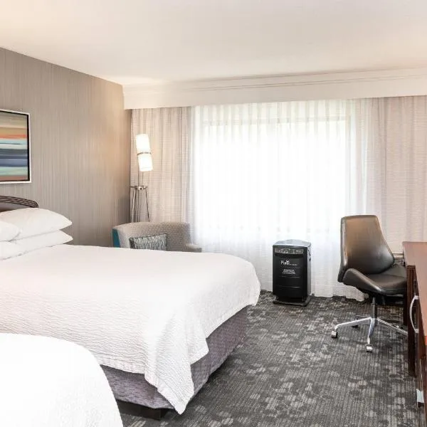 Courtyard by Marriott Columbus Tipton Lakes，位于Taylorsville的酒店