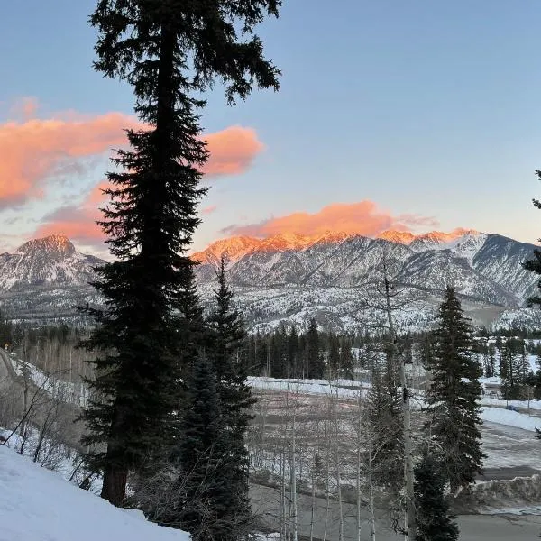 Purgatory Resort Ski In Ski Out，位于杜兰戈的酒店