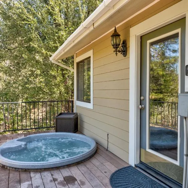 Cedar Ridge Hot Tub BBQ Sleeps 8，位于奥克赫斯特的酒店
