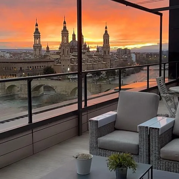 Ático mejores vistas al Pilar jacuzzi y garaje，位于萨拉戈萨的酒店