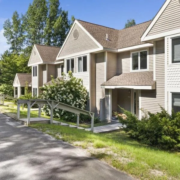 New host! Exceptional Sunday River Ski In Ski Out Condo，位于纽里的酒店