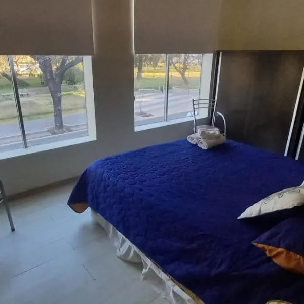 Confortable y Amplio loft，位于门多萨的酒店