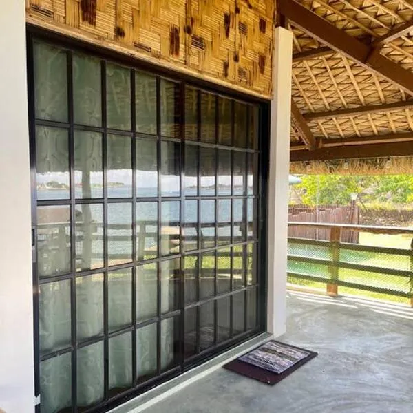 Maria Kulafu Kubo House 1 BIG BEDROOM with Wifi，位于马斯巴特的酒店