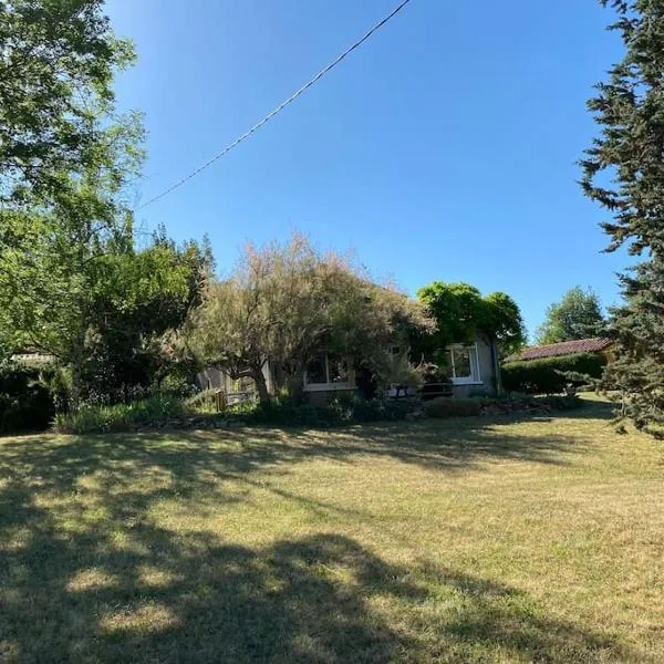 Calme et tranquillité à la campagne，位于Charnay的酒店
