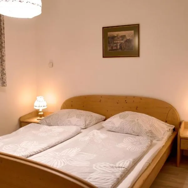 Ferienhaus am Fluss，位于Pinsdorf的酒店