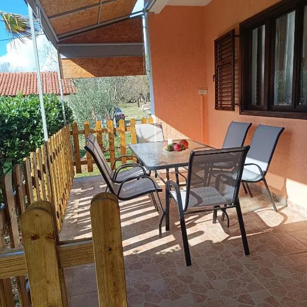 Holiday Home Višnja，位于本科瓦茨的酒店
