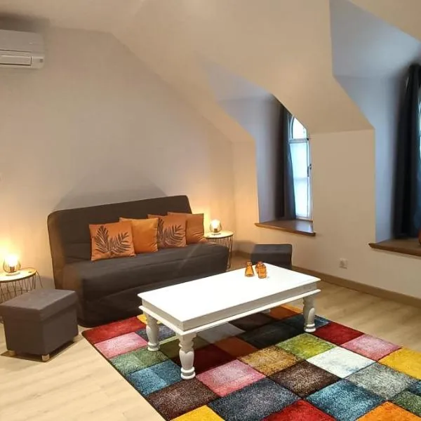 Gîte climatisé VILLA ESPERANZA à Valençay 2 à 5 p proche zoo de Beauval et châteaux Pour touristes et travailleurs，位于瓦朗赛的酒店