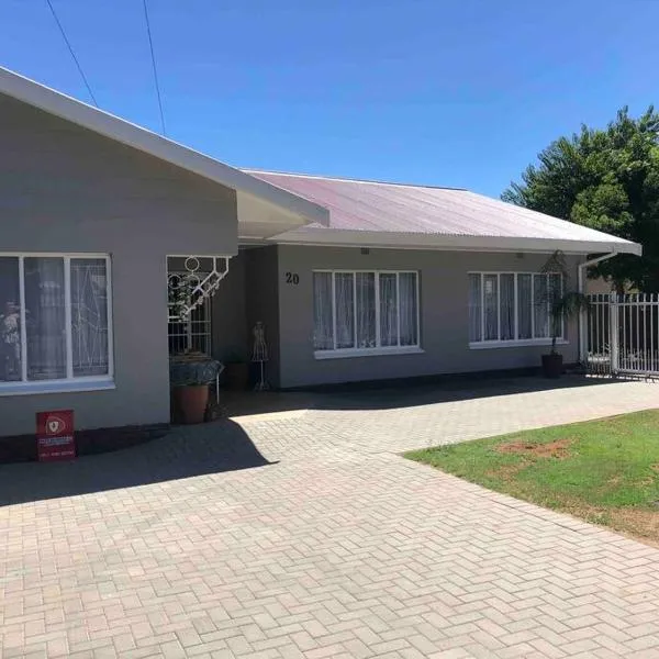 House Fynbos, 4 Bedroom house，位于布隆方丹的酒店