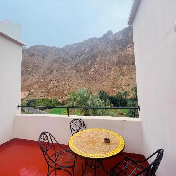 Riad Les Roches Todra，位于廷吉尔的酒店