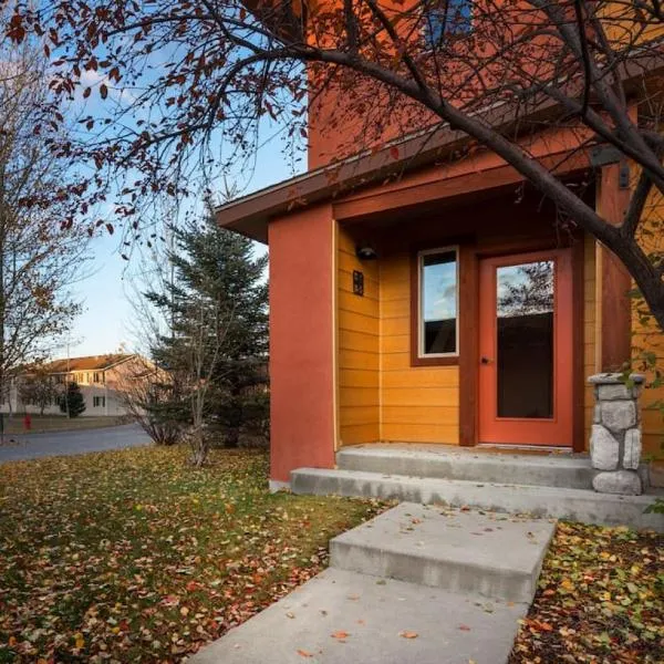 2 Br Upstairs Condo With Ac in Victor, Id，位于维克托的酒店